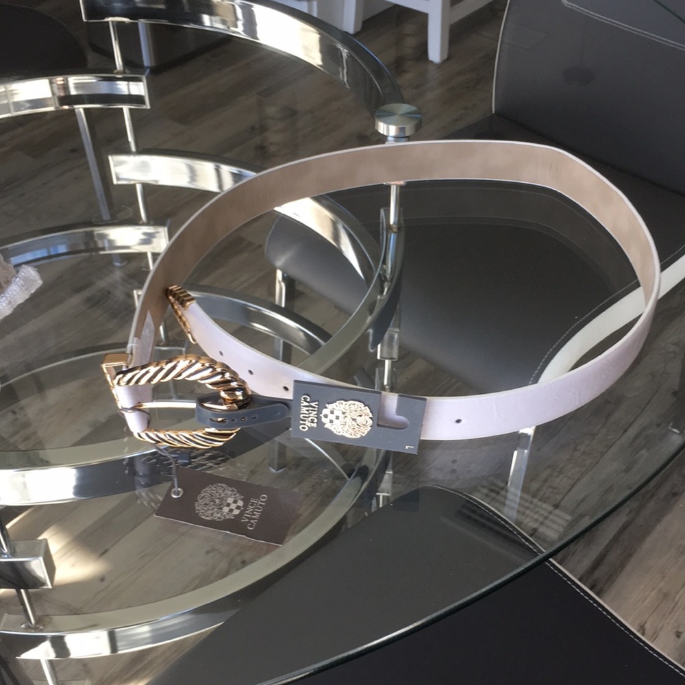 Vince Camuto belt